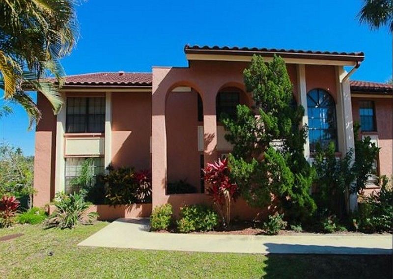 Main entry to unit 12.