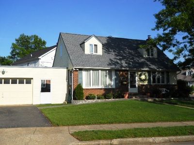 150 Earl Pl E, East Meadow, NY, 11554