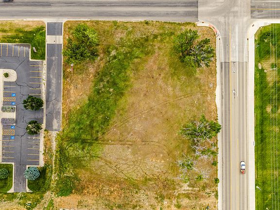 2nd image of 950 Mydland Rd