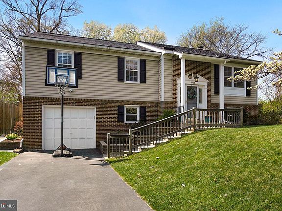 3rd image of 6102 Franconia Forest Ln