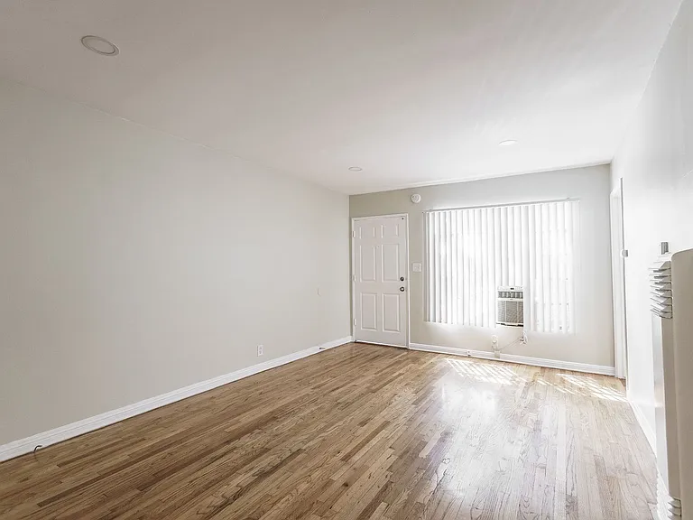 478 Landfair Ave — Photo 19