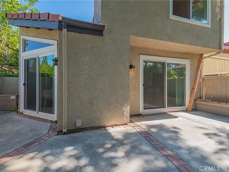 80 Stanford Ct #40 — Photo 25