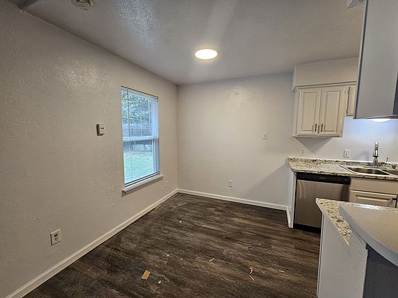 5th image of 2506 Rock Haven St