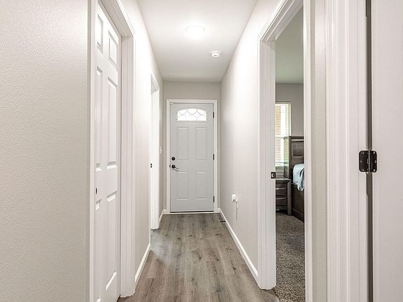 5th image of 1009 Deer Trail Ln