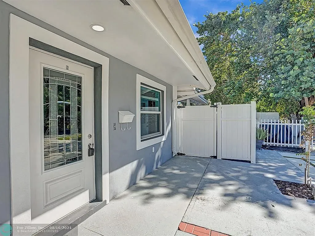 3 bed, 1100 sqft, $3,200 — Photo 2