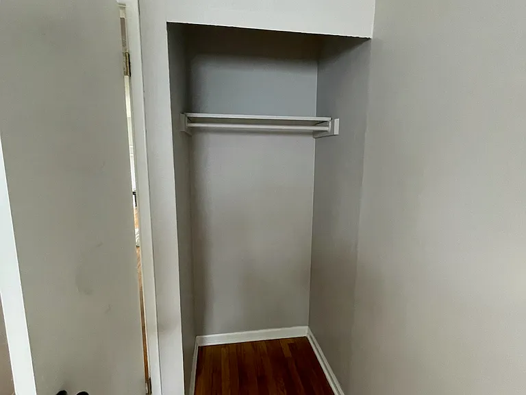 521 E Trevor St — Photo 15