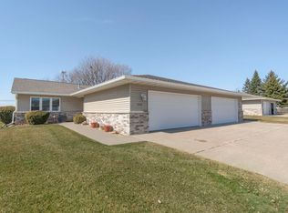4408 Nostalgia Ln, Waterloo, IA 50701