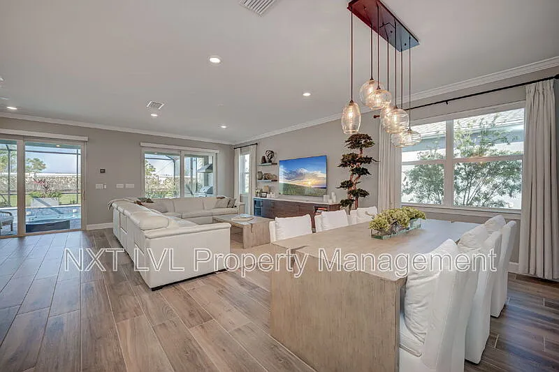 3 bed, 2.0 bath, 2176 sqft, $4,595 — Photo 4