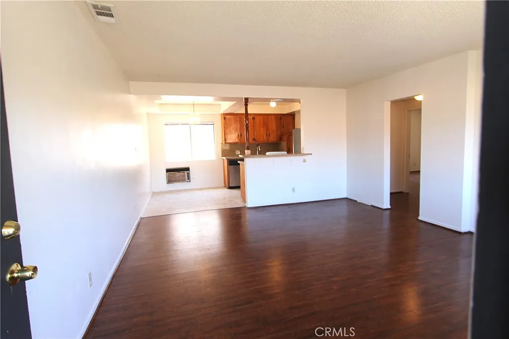 Building Photo - 308 N Primrose Ave #D