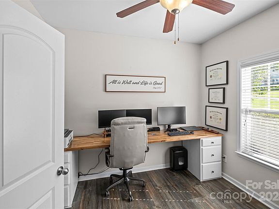 5th image of 1072 Jasmine Dr