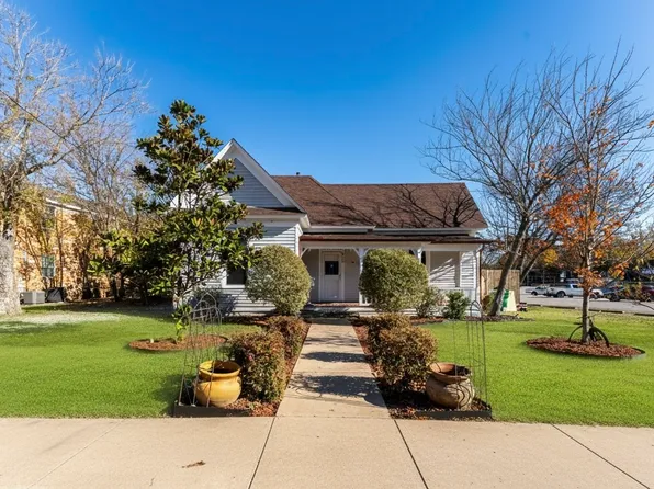 514 N Rogers St, Waxahachie, TX 75165
