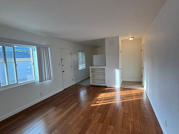 3rd image of 255-265 Estrella St #259