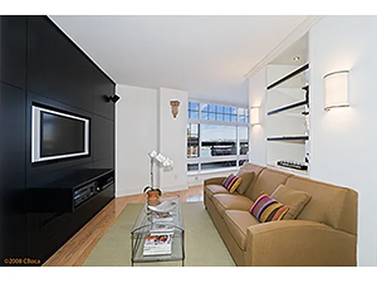 Sold by Corcoran | media 8