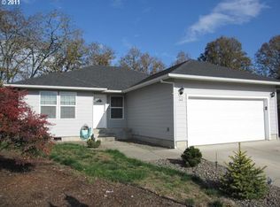 142 Victoria Ct, Roseburg, OR 97471