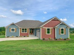 617 Berry Rd, Boiling Springs, SC 29316