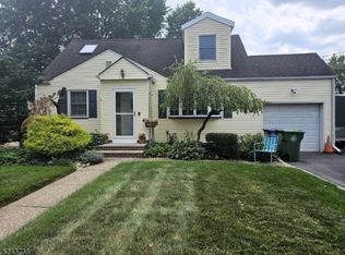 1409 Thelma Ter, Linden, NJ 07036
