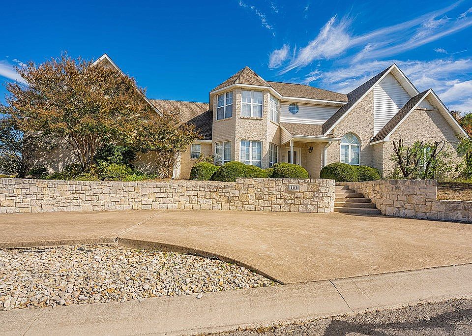 1st image of 103 Englewood Cir
