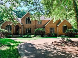 1025 Victoria Pl, Gibsonia, PA 15044