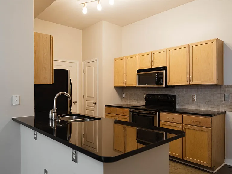 2020 5th Ave S #137 — Photo 7