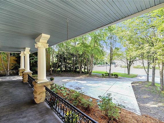 4th image of 12061 Lake Ave