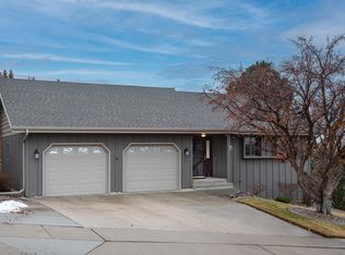 2433 Laforest Ave, Bismarck, ND 58501