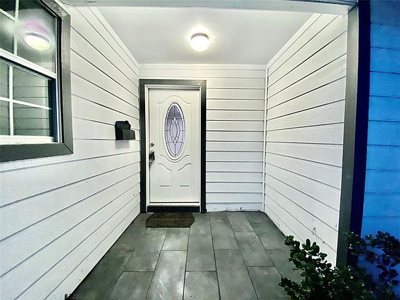 3rd image of 219 Rollingwood Dr
