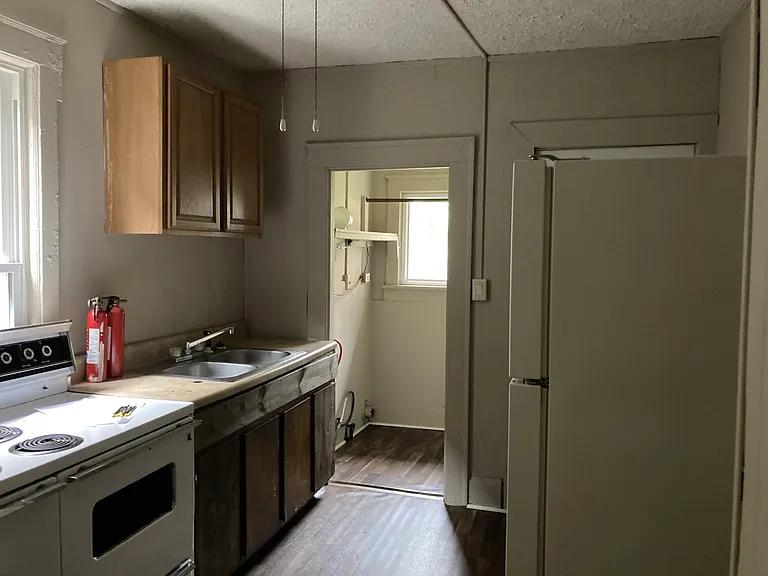 1713 Bluefield Ave — Photo 5