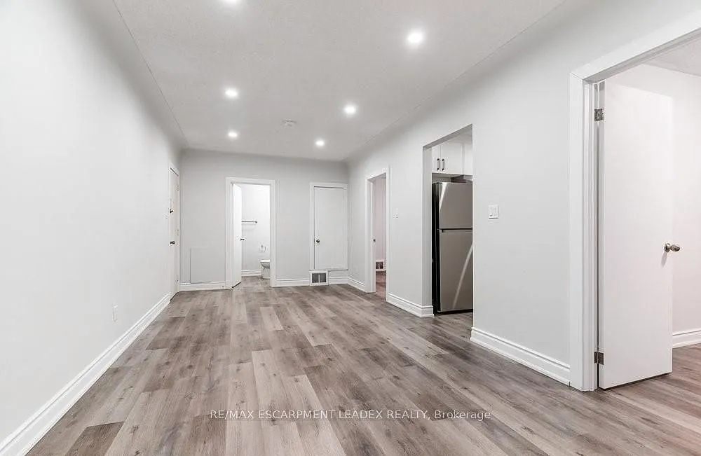 2 bed, $1,800 — Photo 2