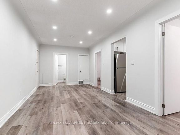 2nd image of 598 Upper James St #A