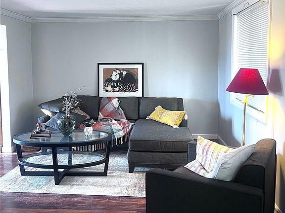 4th image of 624 Springfield St