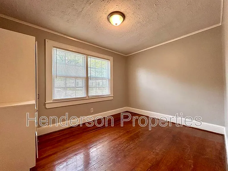 2549 Pinckney Ave — Photo 10