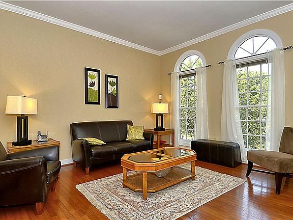 4th image of 15756 Cherry Blossom Ln