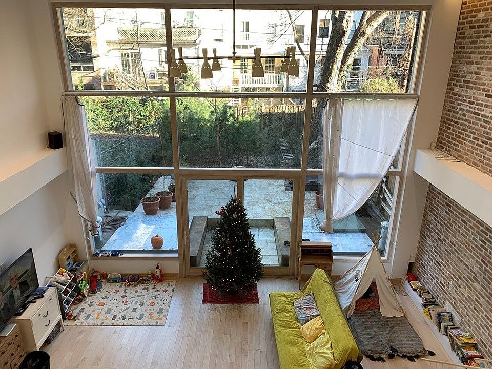1st image of 47 Douglass St APT 1