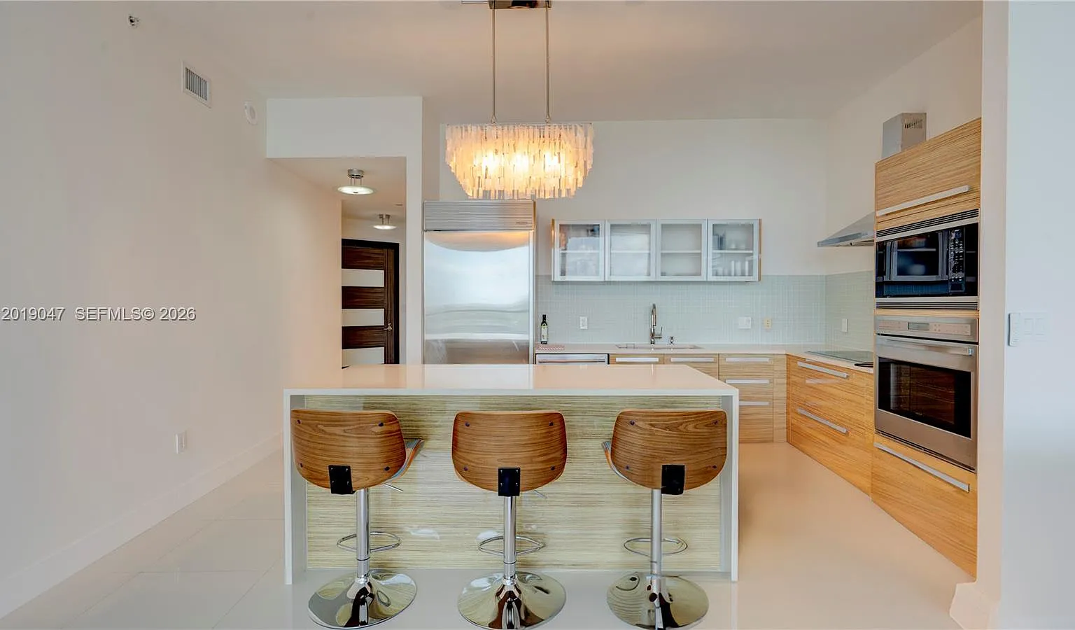1 bed, 2.0 bath, 1146 sqft, $6,498 — Photo 4