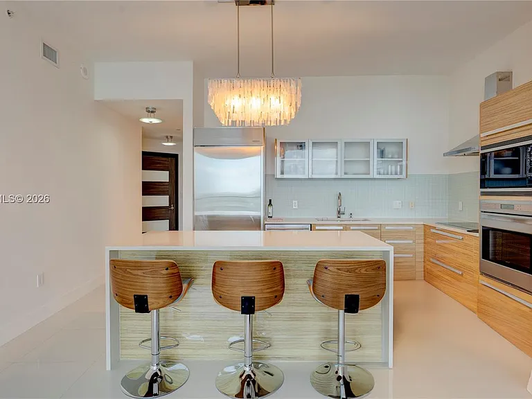 2020 N Bayshore Dr #1905 — Photo 20