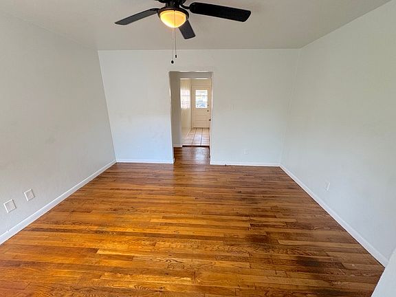 5th image of 3872 Wake Cir #A
