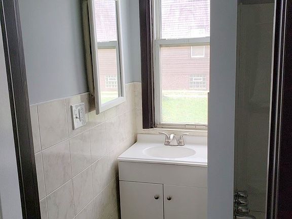4th image of 2480 E 86th St #1