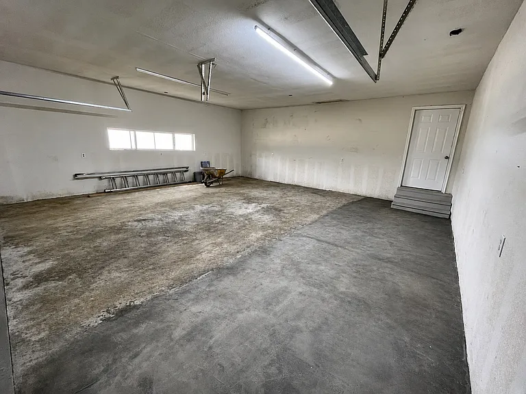 409 Jefferson Ave — Photo 16