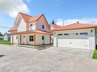 1991 Gilham Rd, Eugene, OR 97401