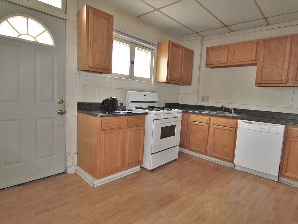 Nice kitchen...Central Air