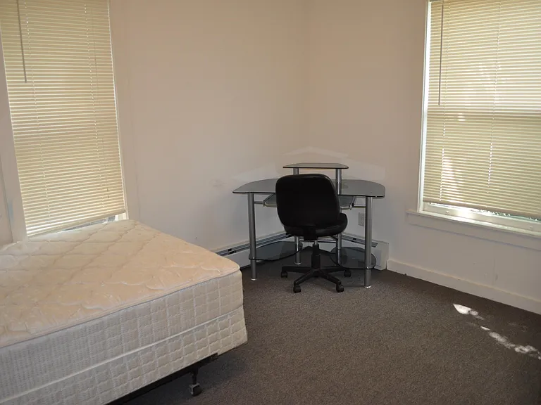 208 Williams St #1 — Photo 6