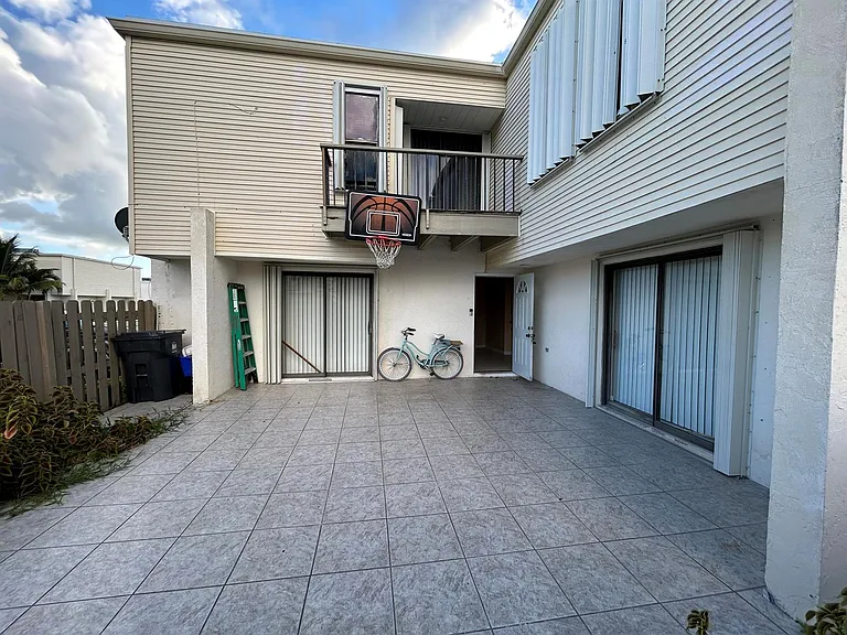 11983 Shakerwood Ln — Photo 4