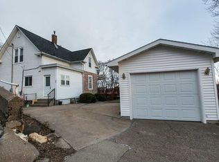 902 Althauser Ave, Dubuque, IA 52001
