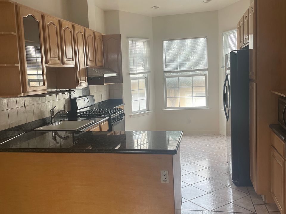 1st image of 233 Onondaga Ave #233