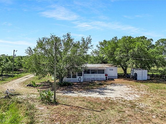 2nd image of 23715 Tinas Ln