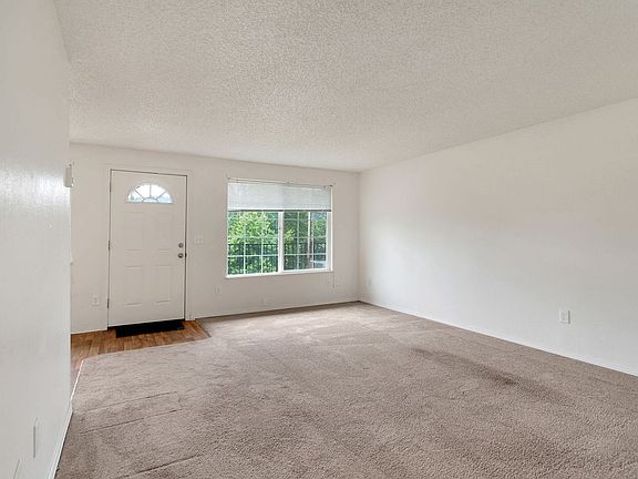 5th image of 6804-6838 N Richmond Ave #6808