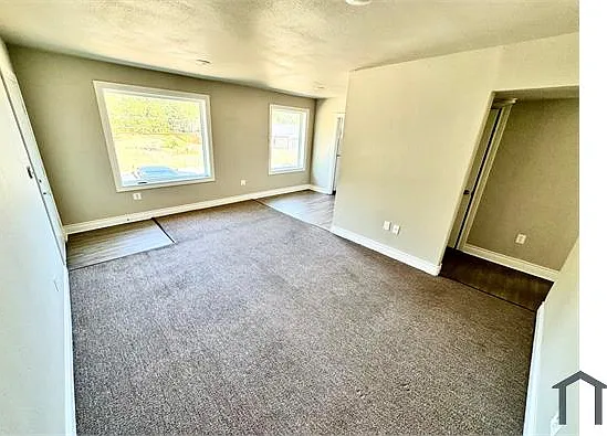1800 W Oakwood St — Photo 4