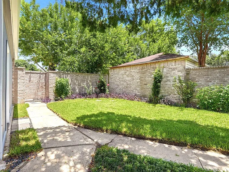 16007 Ridgegreen Dr — Photo 6