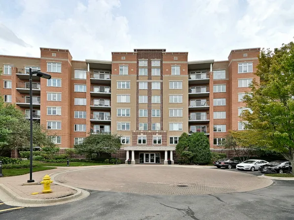 1 N Beacon Pl APT 601, La Grange, IL 60525