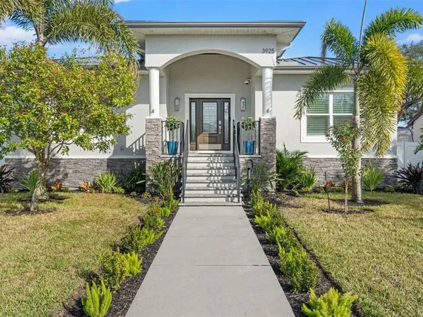 3925 1st St NE, Saint Petersburg, FL 33703
